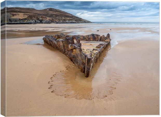 Ship wreck on Bettyhill beach Canvas Print by George Robertson