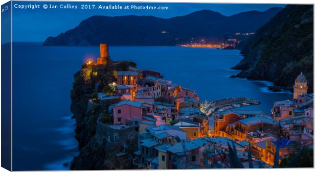Dusk in Vernazza, Italy Canvas Print by Ian Collins