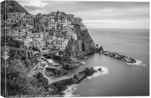 Time in Manarola, Italy Canvas Print by Ian Collins