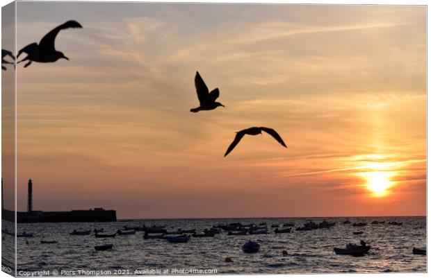 The Atlantic ocean in Cadiz, Spain. Canvas Print by Piers Thompson