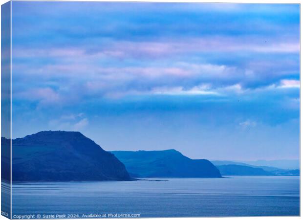 Winter Morning Moods of the Dorset Coastline in Ja Canvas Print by Susie Peek