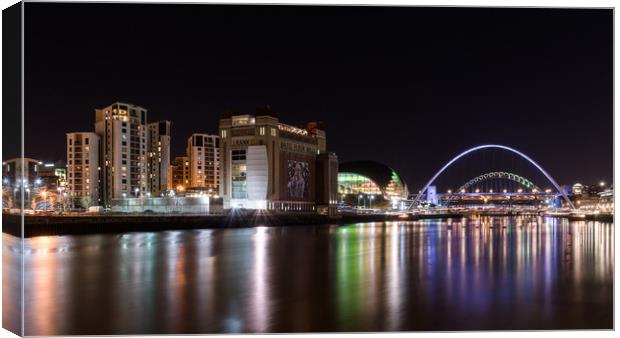 River Tyne at night Canvas Print by Andy Gibbins