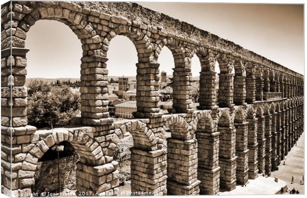 Aqueduct in Segovia Canvas Print by Igor Krylov