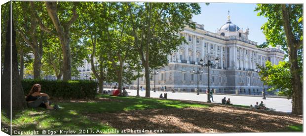 Royal palace in Madrid Canvas Print by Igor Krylov