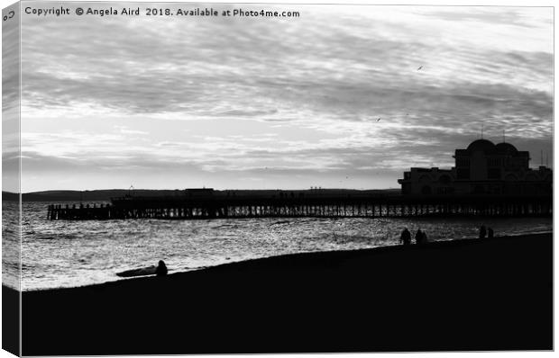 Southsea Beach. Canvas Print by Angela Aird