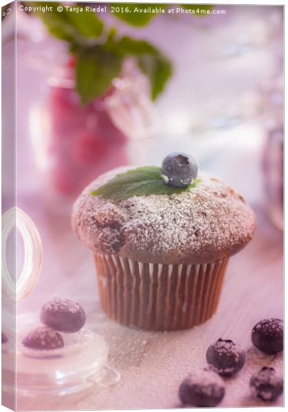 Sweet Muffin Canvas Print by Tanja Riedel