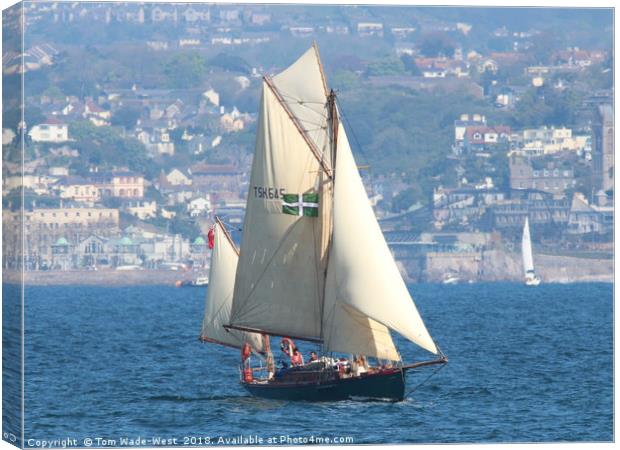 Moosk sailing past Torquay Canvas Print by Tom Wade-West