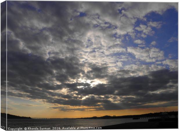 Sky at Broughty Ferry Canvas Print by Rhonda Surman