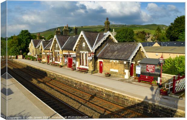 Settle Railway Station Canvas Print by Colin Green