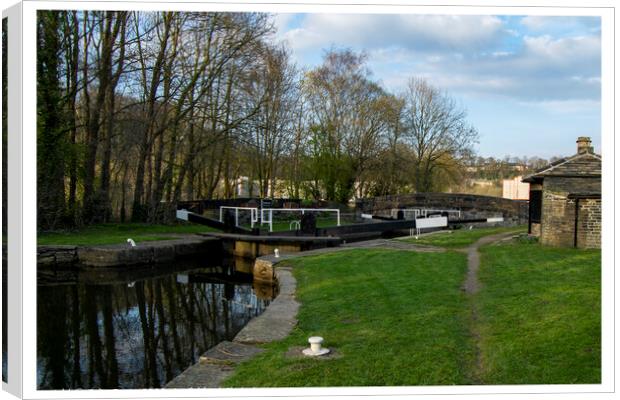 Brookfoot Lock on the Calder and Hebble Navigation Canvas Print by Colin Green