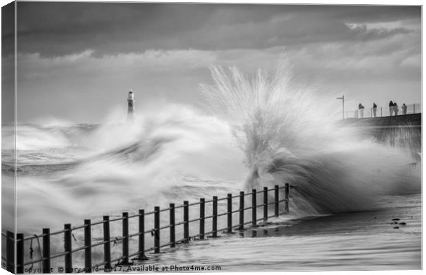 Sunderland seafront with a tidal surge, roker pier Canvas Print by gary ward