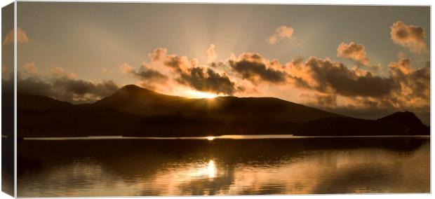 Snowdonia sunrise  Canvas Print by Paul Fine