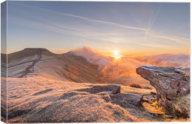 Pen y Fan & Corn Du Sunrise Canvas Print by Richard Morgan