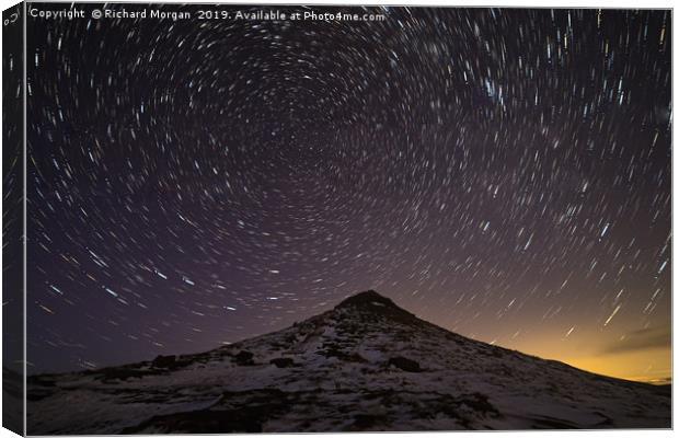 Corn Du Star trails Brecon Beacons. Canvas Print by Richard Morgan