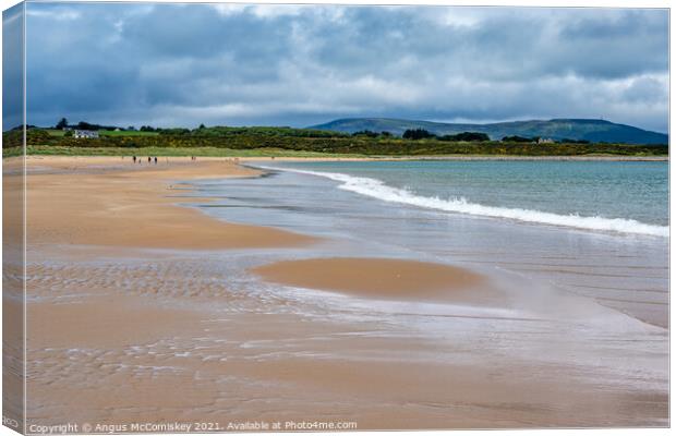 Dornoch beach in Sutherland, Scotland Canvas Print by Angus McComiskey