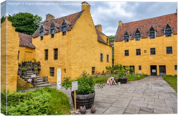 Culross Palace in Fife Canvas Print by Angus McComiskey