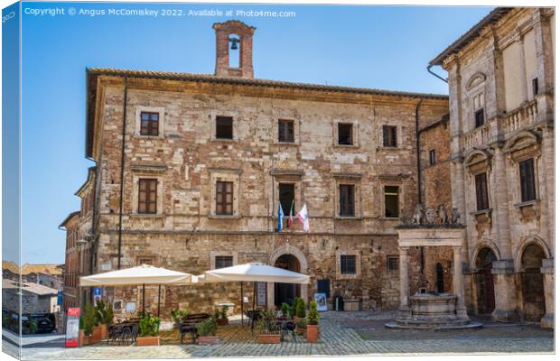 Piazza Grande in Montepulciano, Tuscany, Italy Canvas Print by Angus McComiskey