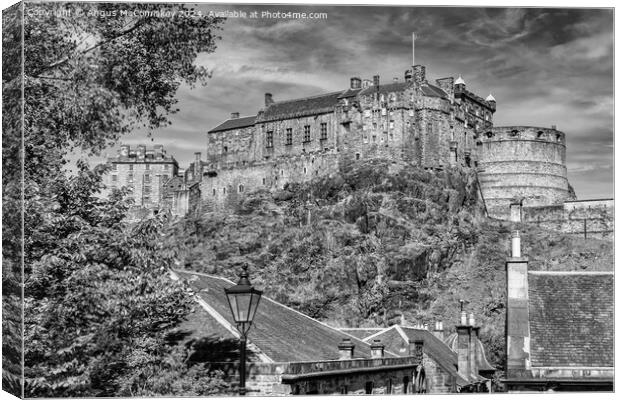 Edinburgh Castle from the Vennel (black and white) Canvas Print by Angus McComiskey