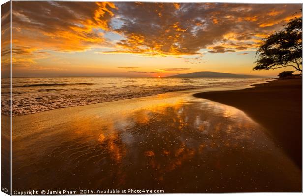 Spectacular beach sunset in the town of Lahaina on Canvas Print by Jamie Pham