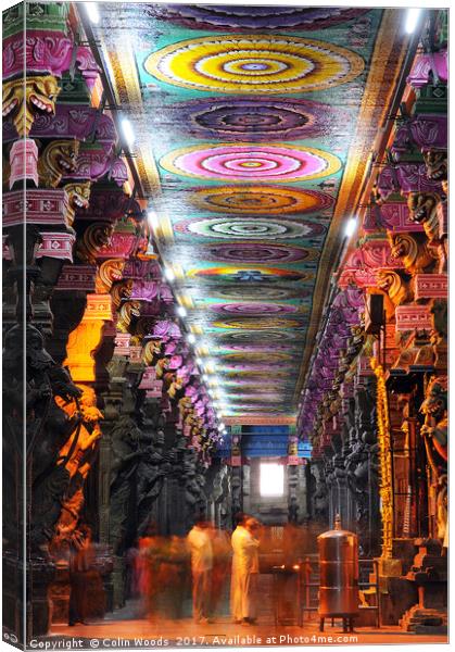 People queueing to pray Inside the Meenakshi templ Canvas Print by Colin Woods