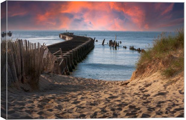 Walberswick Canvas Print by Kevin Snelling