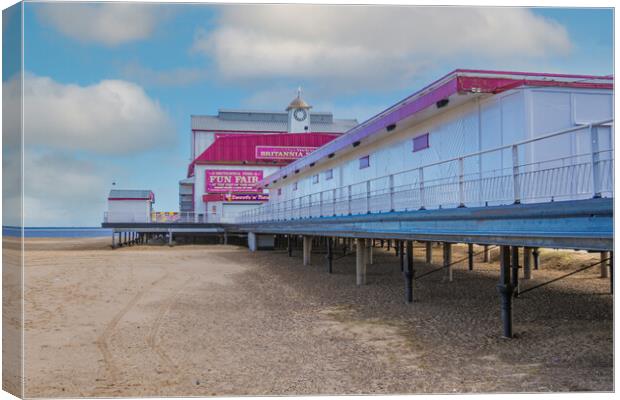 great yarmouth britannia pier  Canvas Print by Kevin Snelling