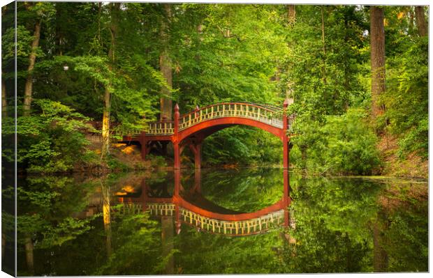 Crim Dell bridge at William and Mary college Canvas Print by Steve Heap