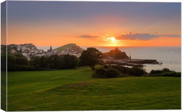 Sunset over the town of Ilfracombe in Devon at sun Canvas Print by Steve Heap