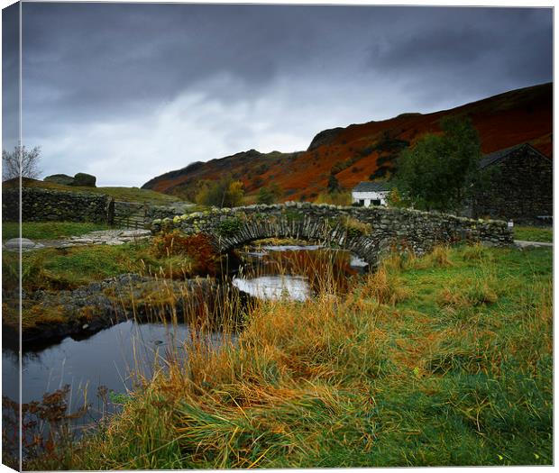 England: Pack horse bridge, Watendlath, Cumbria Canvas Print by David Bigwood