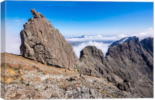 Inaccessible Pinnacle, Isle of Skye Canvas Print by geoff shoults