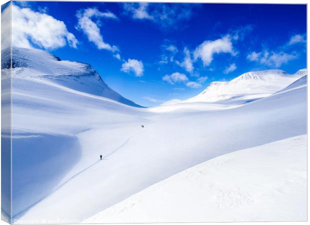 Rondane ski touring. Norway Canvas Print by geoff shoults