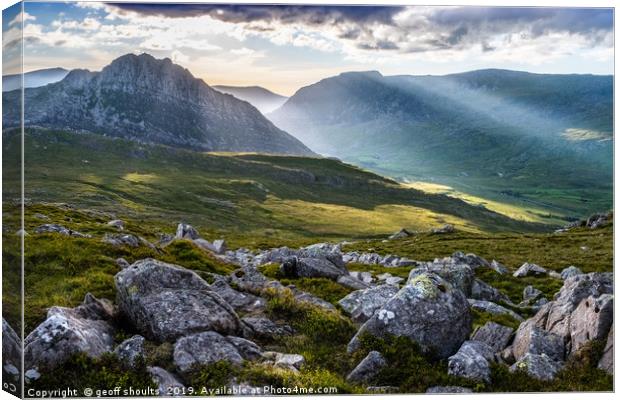 Evening light, Tryfan, Snowdonia Canvas Print by geoff shoults