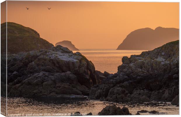 Ramsey Island sunset Canvas Print by geoff shoults