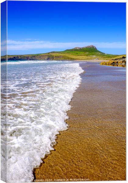 Whitesands beach Canvas Print by geoff shoults