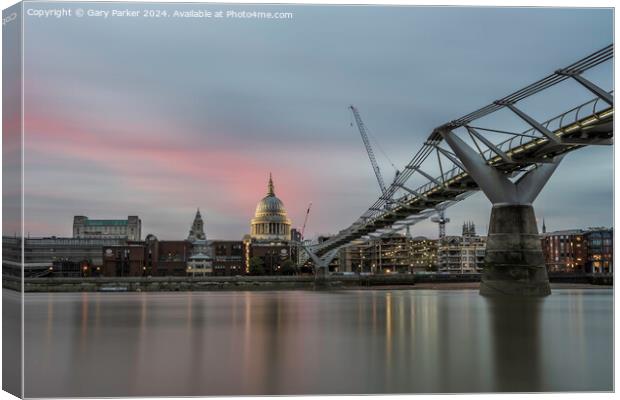 St Paul's Cathedral, at sunset Canvas Print by Gary Parker