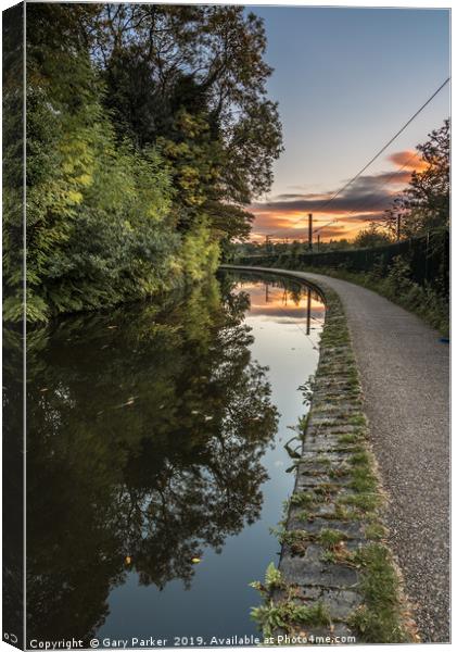 Worcester to Birmingham canal, in England, UK.  Canvas Print by Gary Parker