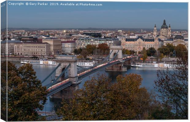 Szechenyi chain bridge budapest, on the Danube Canvas Print by Gary Parker