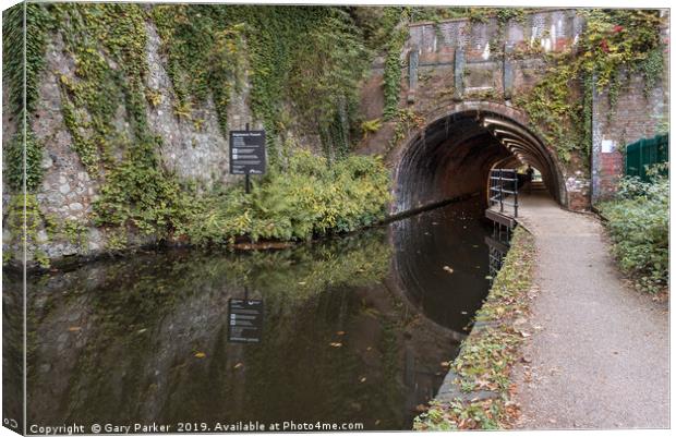 The Edgbaston Tunnel, Worcester Birmingham canal Canvas Print by Gary Parker