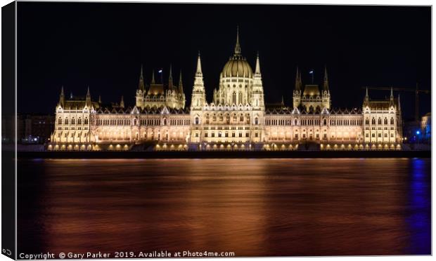 Hungarian Parliament building, in Budapest, night Canvas Print by Gary Parker