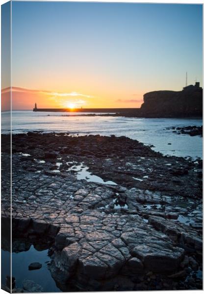 King Edwards Bay, Tynemouth Canvas Print by Rob Cole