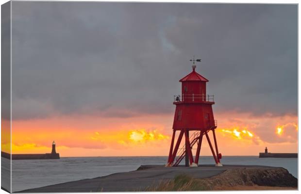 Groyne Lighthouse Sunrise, South Shields Canvas Print by Rob Cole