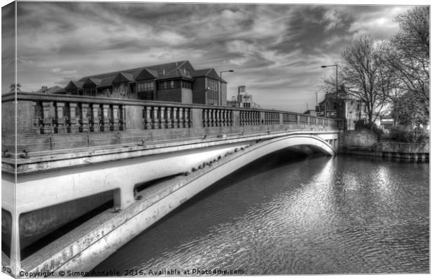 Low Arched Bridge Canvas Print by Simon Annable