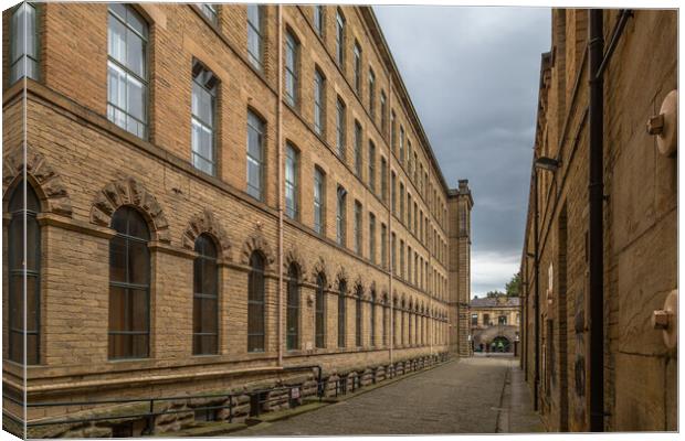 Salts Mill in Saltaire, Yorkshire.  Canvas Print by Ros Crosland