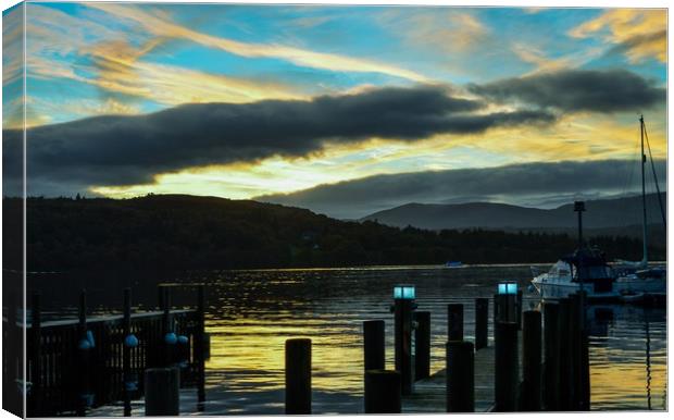 Sunset over the Lake in Windermere Canvas Print by Elaine Dugdill