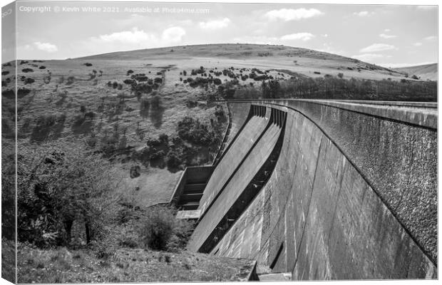 Meldon reservoir dam in monochrome Canvas Print by Kevin White