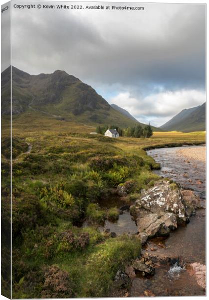 Lagangarbh little white house in Glencoe Canvas Print by Kevin White