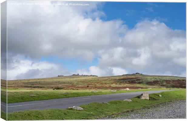 Staple tors view from carpark Canvas Print by Kevin White