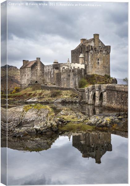 Eilean Donan Castle reflection Canvas Print by Kevin White