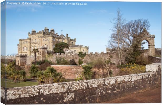 Culzean Castle Canvas Print by Kevin White