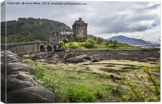 Scotlands favourite castle Canvas Print by Kevin White